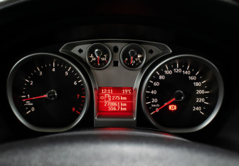 Подержанный автомобиль Ford Focus Sedan 2009 года (13 фото)