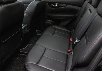 Подержанный автомобиль Nissan Qashqai 2014 года (11 фото)