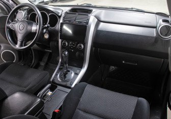 Подержанный автомобиль Suzuki Grand Vitara 2007 года (11 фото)