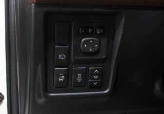 Подержанный автомобиль Toyota Land Cruiser Prado 2016 года (23 фото)