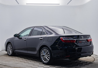 Подержанный автомобиль Toyota Camry Sedan 2016 года (3 фото)