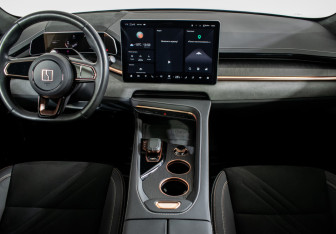 Подержанный автомобиль Zeekr 001 2023 года (13 фото)