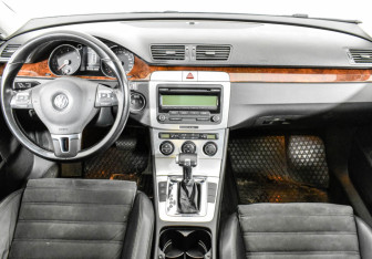 Подержанный автомобиль Volkswagen Passat Sedan 2009 года (11 фото)