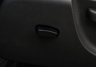 Подержанный автомобиль Jeep Cherokee 2011 года (14 фото)