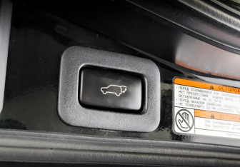 Подержанный автомобиль Toyota Land Cruiser Suv 2017 года (26 фото)