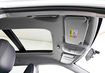 Подержанный автомобиль Москвич 3е 2023 года (23 фото)