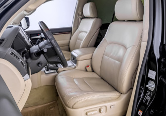 Подержанный автомобиль Toyota Land Cruiser Suv 2016 года (20 фото)
