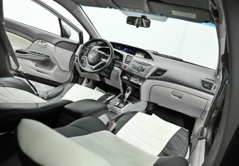 Подержанный автомобиль Honda Civic Sedan 2012 года (6 фото)