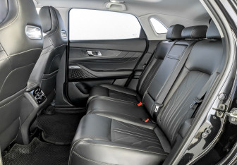 Подержанный автомобиль Changan UNI-K 2023 года (12 фото)