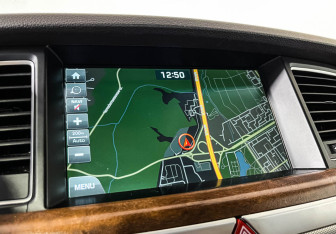 Подержанный автомобиль Genesis G80 2017 года (25 фото)