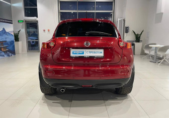 Подержанный автомобиль Nissan Juke 2013 года (5 фото)