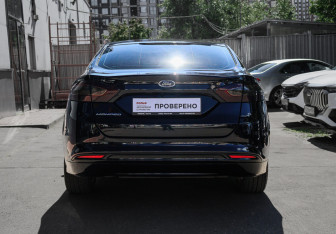 Подержанный автомобиль Ford Mondeo Sedan 2015 года (5 фото)