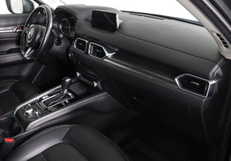 Подержанный автомобиль Mazda CX-5 2020 года (9 фото)