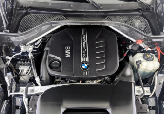 Подержанный автомобиль BMW X5 2018 года (9 фото)