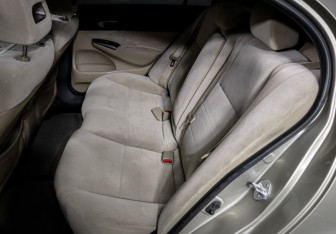 Подержанный автомобиль Honda Civic Sedan 2007 года (10 фото)