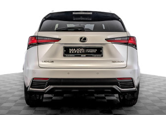 Подержанный автомобиль Lexus NX 2018 года (6 фото)