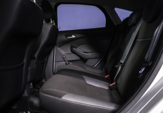 Подержанный автомобиль Ford Focus Hatchback 2013 года (12 фото)