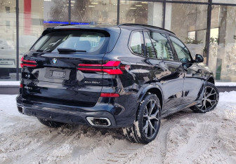 Новый BMW X5 2025 (8 фото)