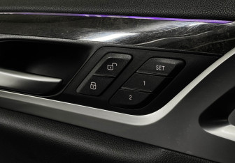 Подержанный автомобиль BMW X3 2018 года (18 фото)