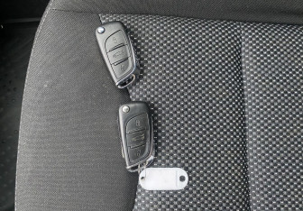 Подержанный автомобиль Citroen C4 Sedan 2013 года (17 фото)