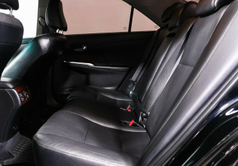 Подержанный автомобиль Toyota Camry Sedan 2013 года (12 фото)