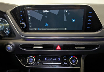 Подержанный автомобиль Hyundai Sonata 2022 года (15 фото)