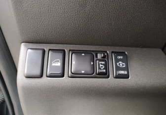 Подержанный автомобиль Nissan Pathfinder 2008 года (19 фото)