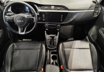 Подержанный автомобиль Kia Rio Sedan 2022 года (10 фото)