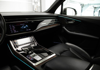 Подержанный автомобиль Audi Q7 2020 года (24 фото)