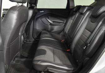 Подержанный автомобиль Ford Kuga 2014 года (16 фото)