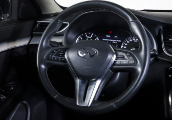 Подержанный автомобиль Infiniti QX50 2018 года (13 фото)