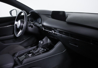 Подержанный автомобиль Mazda 3 Hatchback 2019 года (6 фото)
