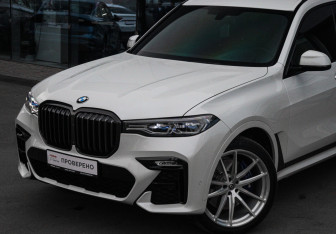 Подержанный автомобиль BMW X7 2019 года (40 фото)