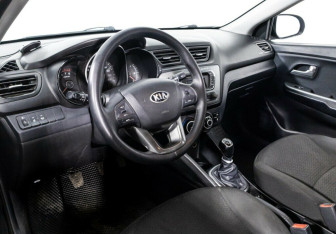 Подержанный автомобиль Kia Rio Sedan 2013 года (7 фото)