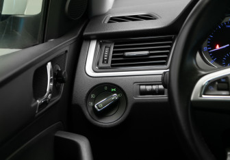 Подержанный автомобиль Skoda Rapid Liftback 2016 года (14 фото)