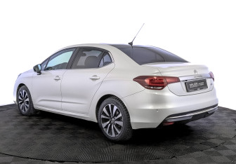 Подержанный автомобиль Citroen C4 Sedan 2018 года (7 фото)