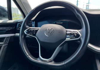 Подержанный автомобиль Volkswagen Touareg 2021 года (14 фото)