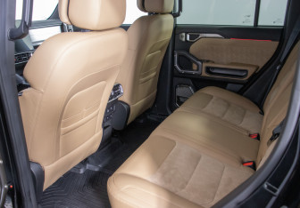 Подержанный автомобиль Jetour T2 2024 года (11 фото)