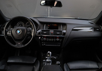 Подержанный автомобиль BMW X4 2015 года (10 фото)