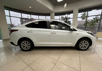 Подержанный автомобиль Hyundai Solaris Sedan 2021 года (4 фото)