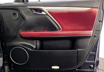 Подержанный автомобиль Lexus RX 2019 года (25 фото)