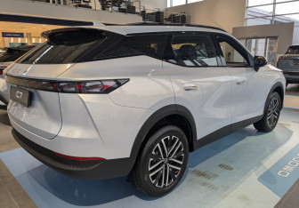 Новый Omoda C7 2025 (2 фото)