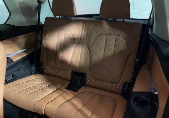 Подержанный автомобиль BMW X7 2022 года (29 фото)