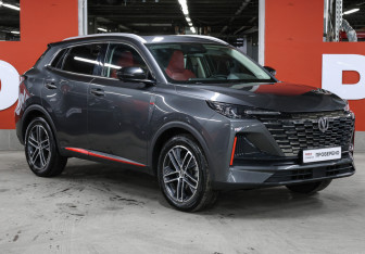 Подержанный автомобиль Changan UNI-S 2024 года (3 фото)