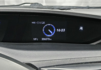 Подержанный автомобиль Honda Civic Hatchback 2013 года (18 фото)