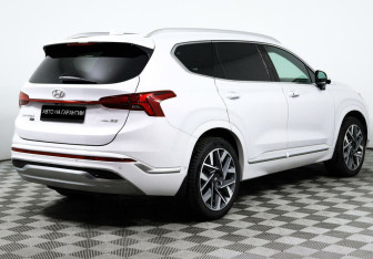 Подержанный автомобиль Hyundai Santa Fe 2021 года (5 фото)