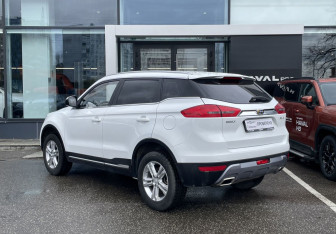 Подержанный автомобиль Geely Atlas 2021 года (7 фото)