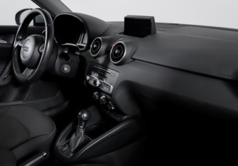 Подержанный автомобиль Audi A1 2015 года (9 фото)