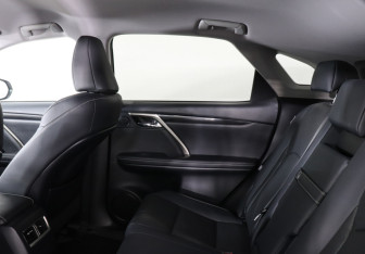 Подержанный автомобиль Lexus RX 2020 года (12 фото)