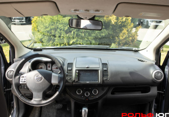 Подержанный автомобиль Nissan Note 2008 года (9 фото)